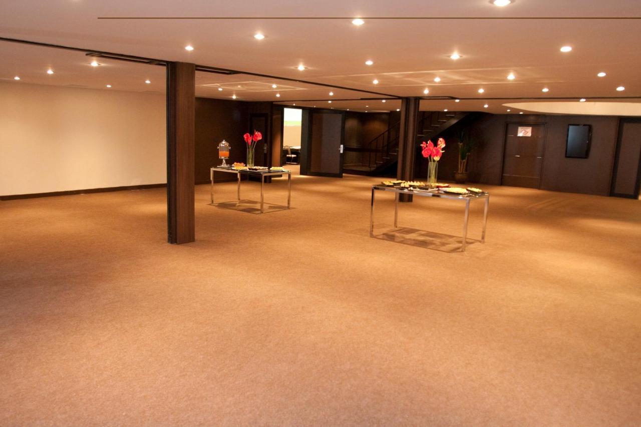 Parque Balneario Hotel Santos By Castelo Itaipava מראה חיצוני תמונה The interior of the 19th-century building
