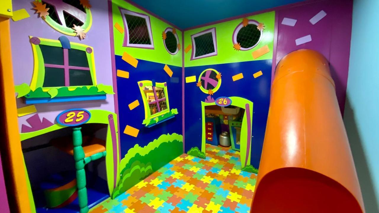 Parque Balneario Hotel Santos By Castelo Itaipava מראה חיצוני תמונה The interior of the 2000s Playland