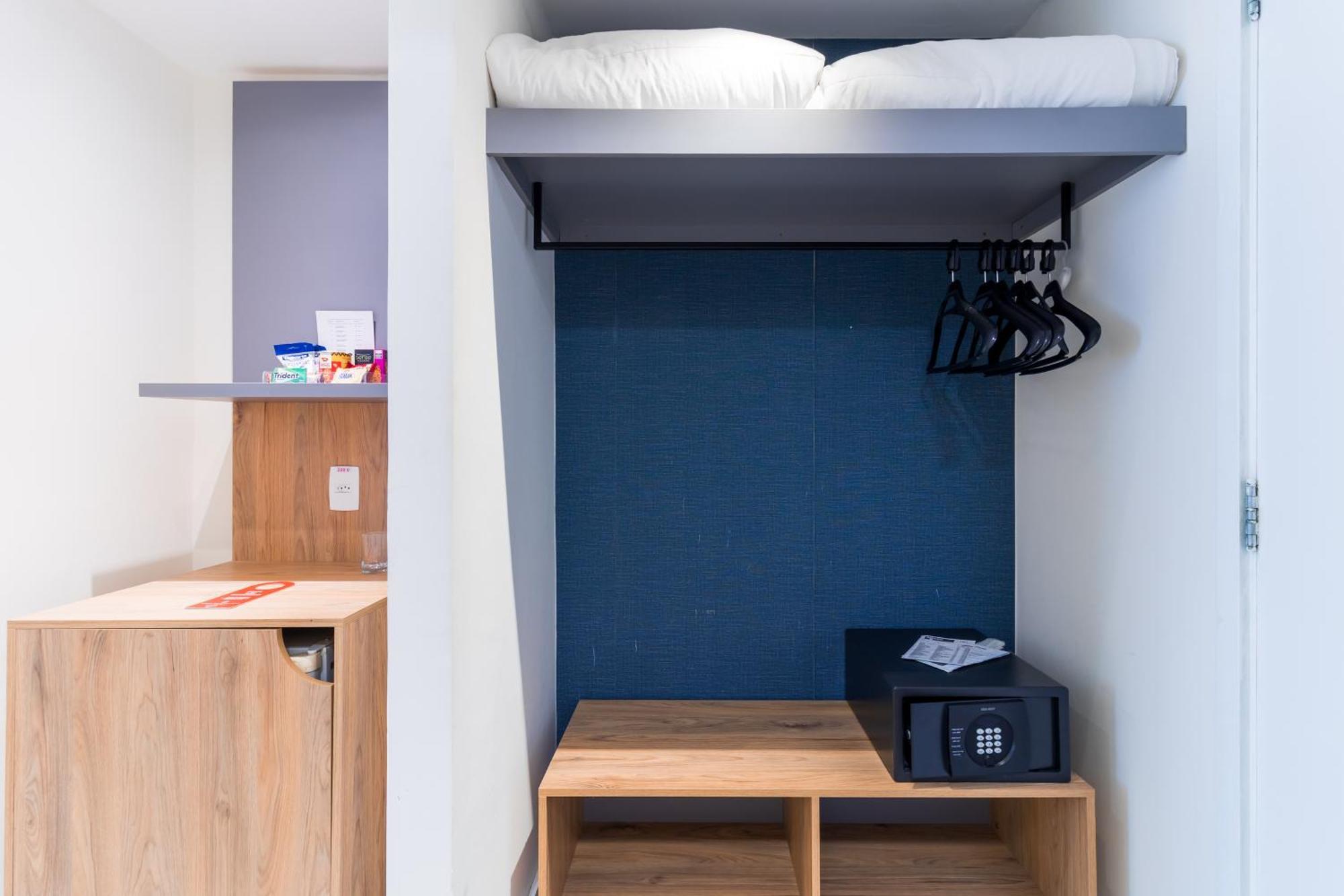 Parque Balneario Hotel Santos By Castelo Itaipava חדר תמונה A typical bedroom in the new halls of residence