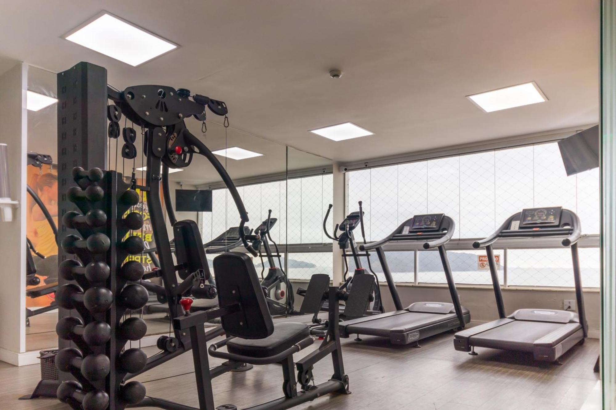 Parque Balneario Hotel Santos By Castelo Itaipava מראה חיצוני תמונה A gym in a hotel